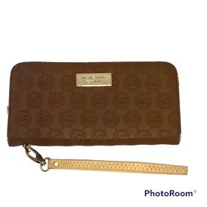 🍄 Wallet with wristlet